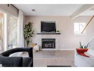 Photo #6: 9105012 Listing