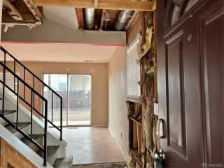 Photo #5: 9105438 Listing