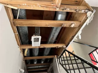 Photo #6: 9105438 Listing