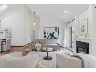 Photo #2: 9111023 Listing