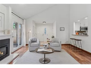 Photo #4: 9111023 Listing