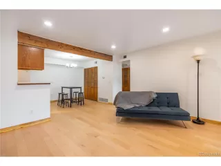 Photo #3: 9114352 Listing