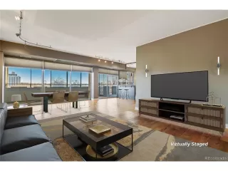 Photo #5: 9115163 Listing
