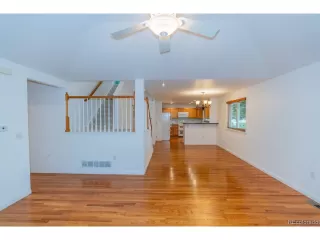 Photo #4: 9123665 Listing 