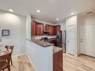 Photo #6: 9126808 Listing