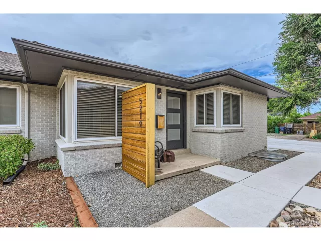 MLS: 9127833 Condo For Sale