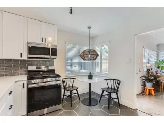 Photo #4: 9127833 Listing