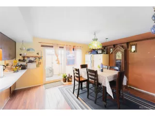 Photo #5: 9127991 Listing