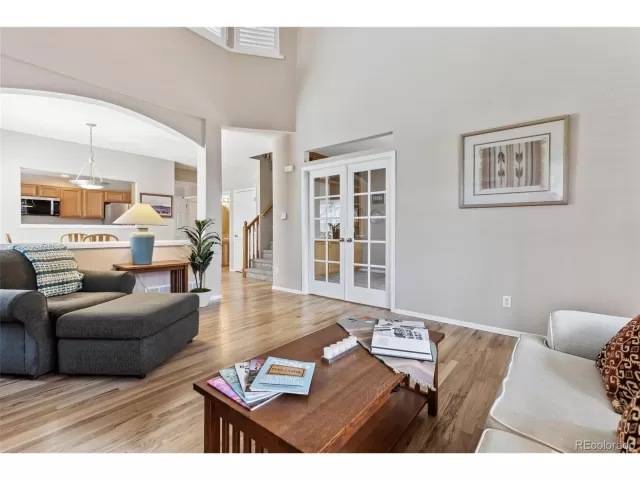 MLS: 9128698 Condo For Sale