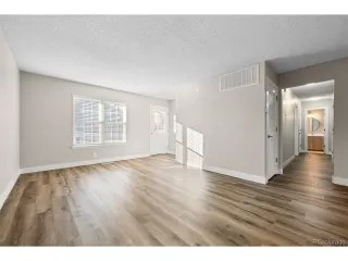 Photo #4: 9131523 Listing