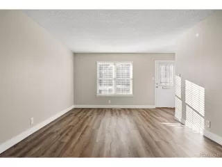 Photo #5: 9131523 Listing