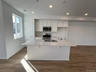 Photo #3: 9133379 Listing