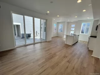 Photo #4: 9133379 Listing