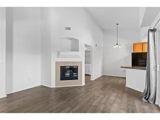 Photo #6: 9136667 Listing