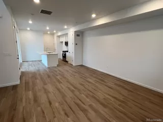 Photo #5: 9143943 Listing 