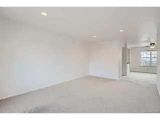 Photo #6: 9153908 Listing