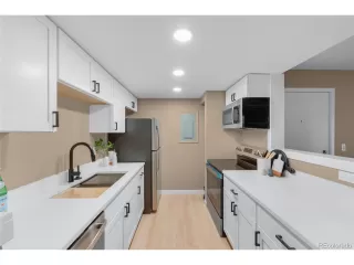 Photo #5: 9154450 Listing