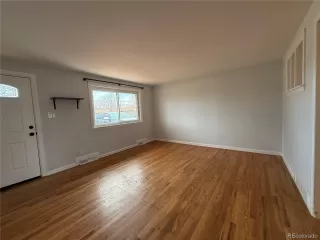 Photo #4: 9158589 Listing