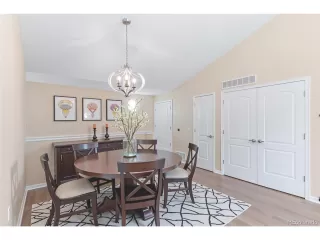 Photo #5: 9159144 Listing