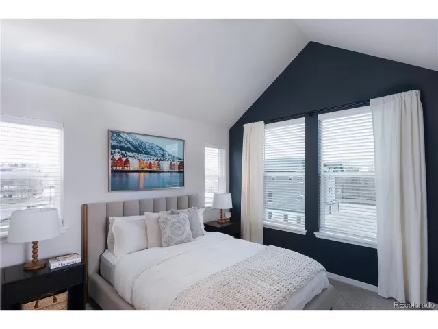 MLS: 9161143 Condo For Sale