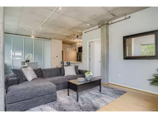 Photo #6: 9163153 Listing