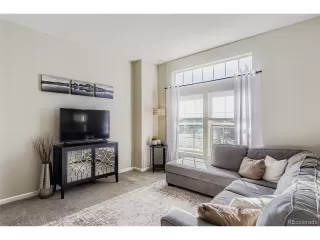 Photo #5: 9165455 Listing