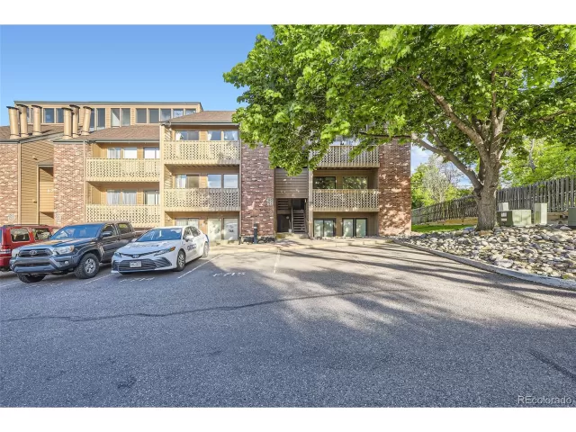 MLS: 9165596 Condo For Sale