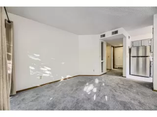 Photo #6: 9165596 Listing