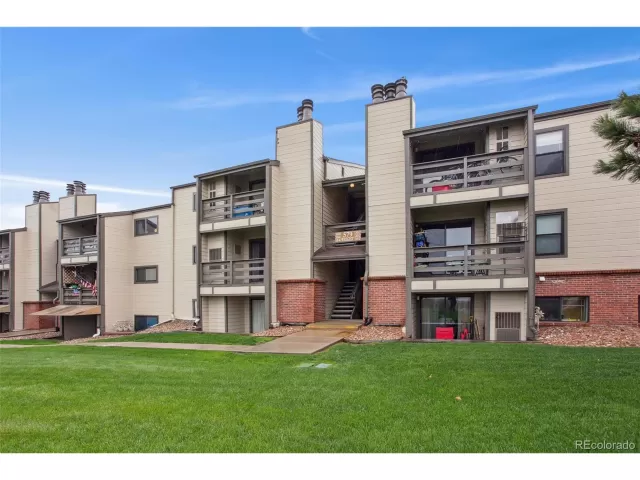 MLS: 9168728 Condo For Sale