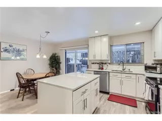 Photo #6: 9170830 Listing