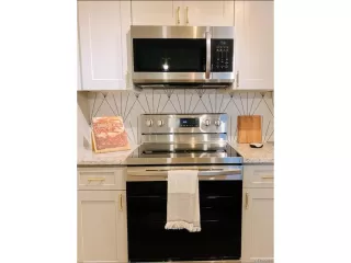 Photo #2: 9176746 Listing