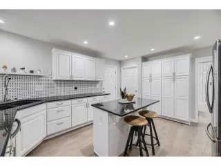 Photo #6: 9182979 Listing 