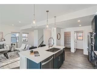 Photo #6: 9188929 Listing
