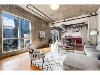 Photo #2: 9192902 Listing