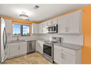 Photo #6: 9196114 Listing