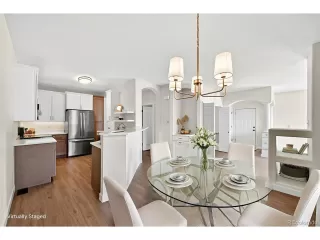 Photo #5: 9196823 Listing