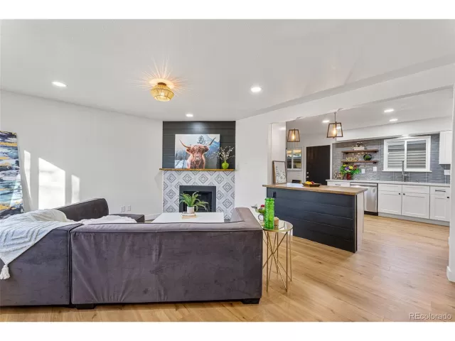 MLS: 9199889 Condo For Sale