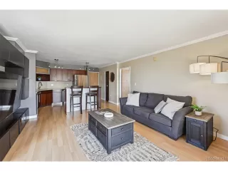 Photo #6: 9201008 Listing