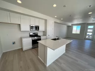 Photo #5: 9203179 Listing