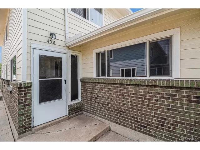 MLS: 9205728 Condo For Sale