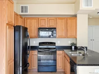 Photo #4: 9205981 Listing