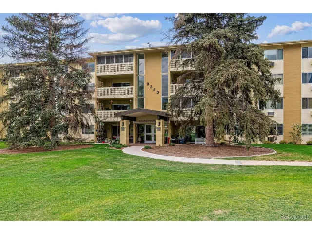 MLS: 9208745 Condo For Sale