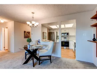 Photo #6: 9208908 Listing