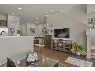 Photo #6: 9209750 Listing