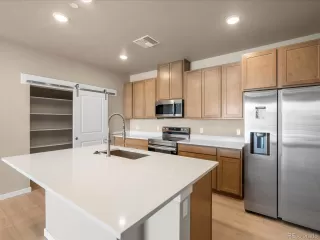 Photo #6: 9215327 Listing