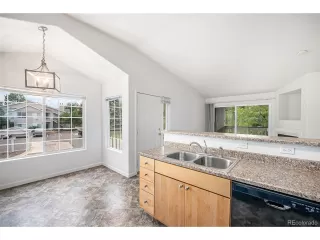 Photo #5: 9221836 Listing