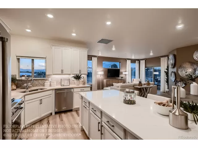 MLS: 9236346 Condo For Sale