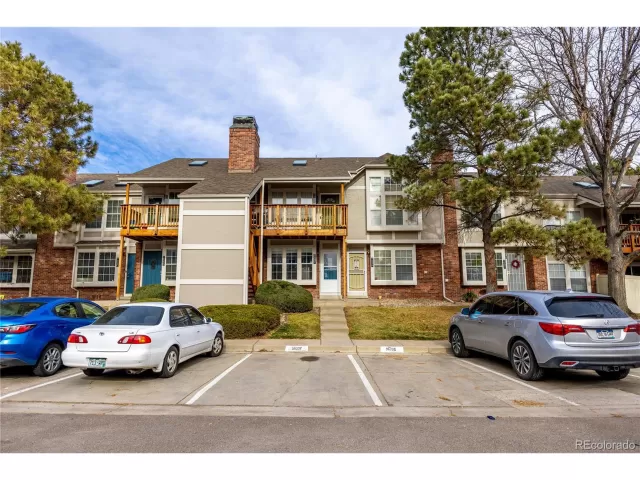 MLS: 9238960 Condo For Sale