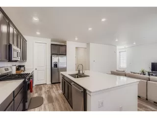 Photo #5: 9239394 Listing