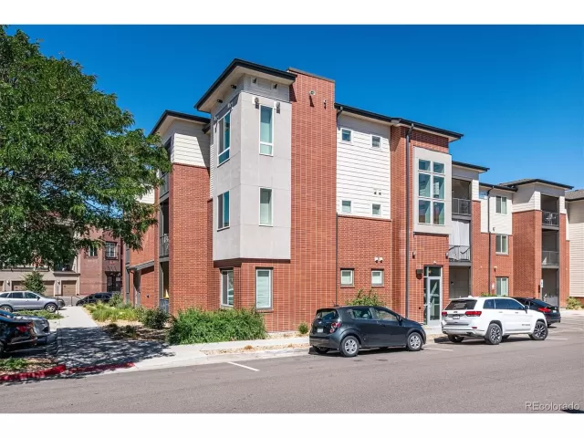 MLS: 9241791 Condo For Sale